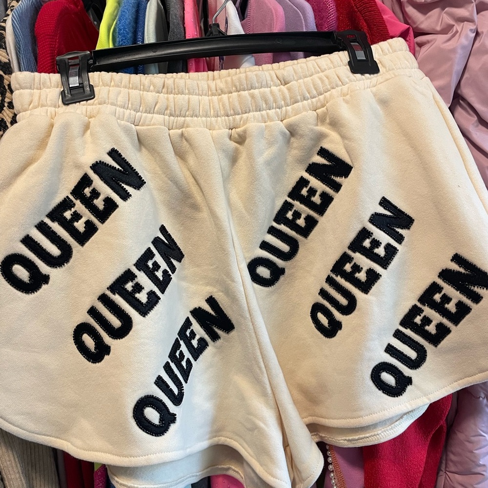 QOS Queen Shorts